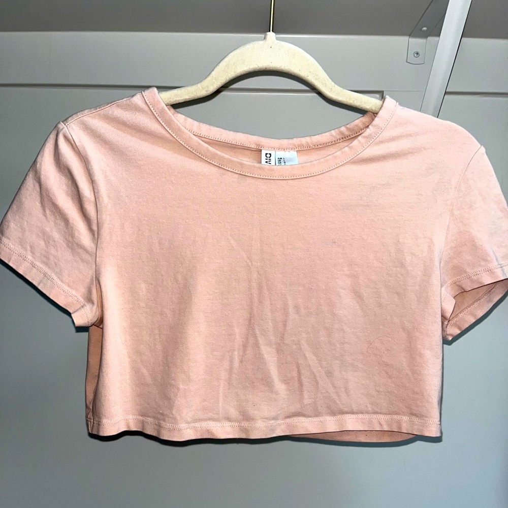 Plain pink cropped top
